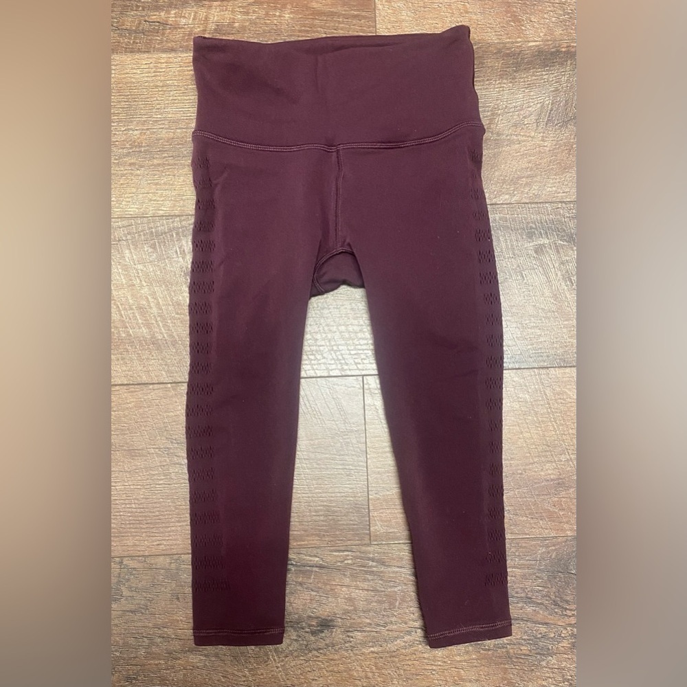 Lululemon Women’s Maroon/ Burgundy Capri Active Leggings Size 2